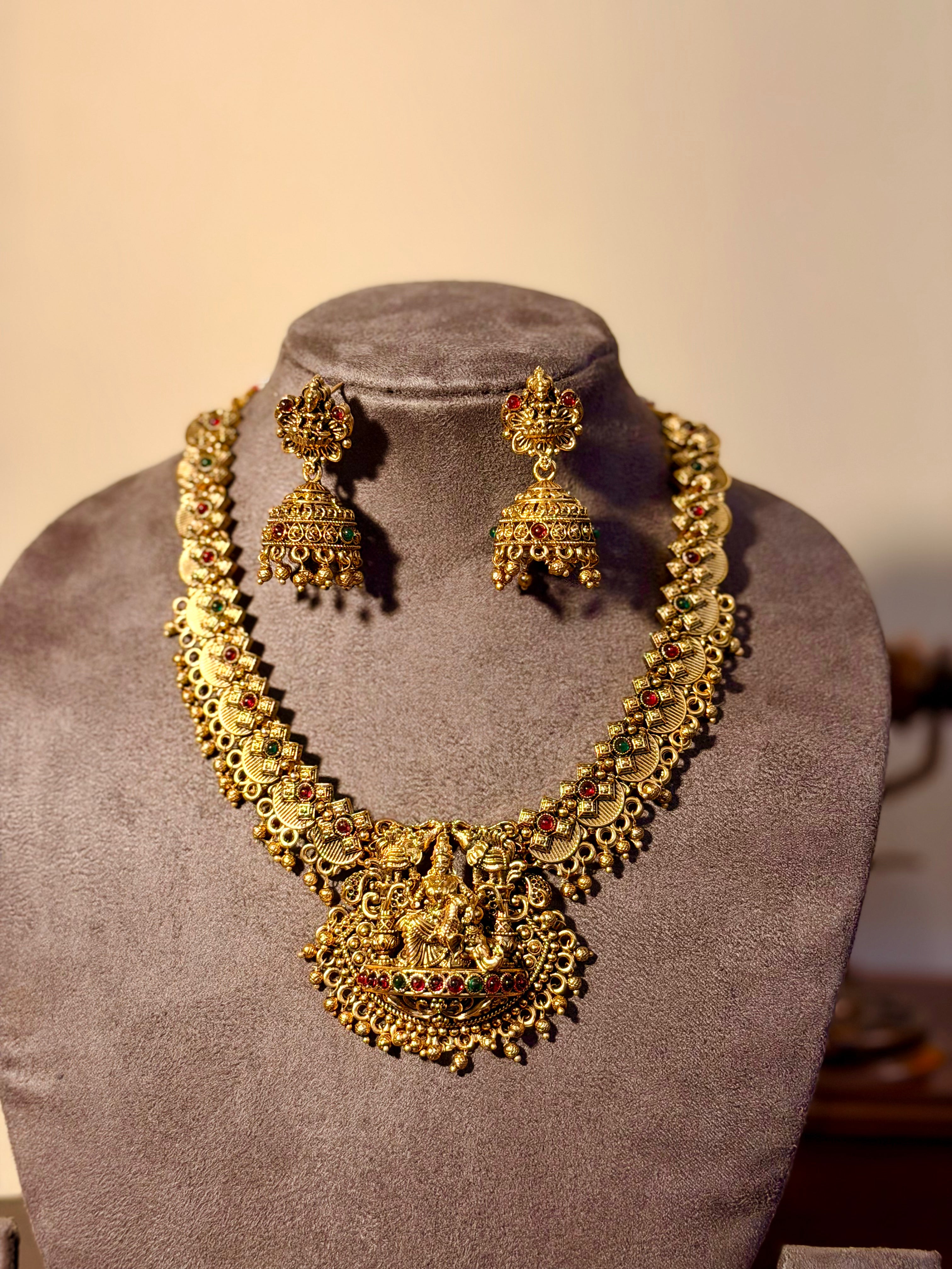 Thanjavur Lakshmi Necklace Set