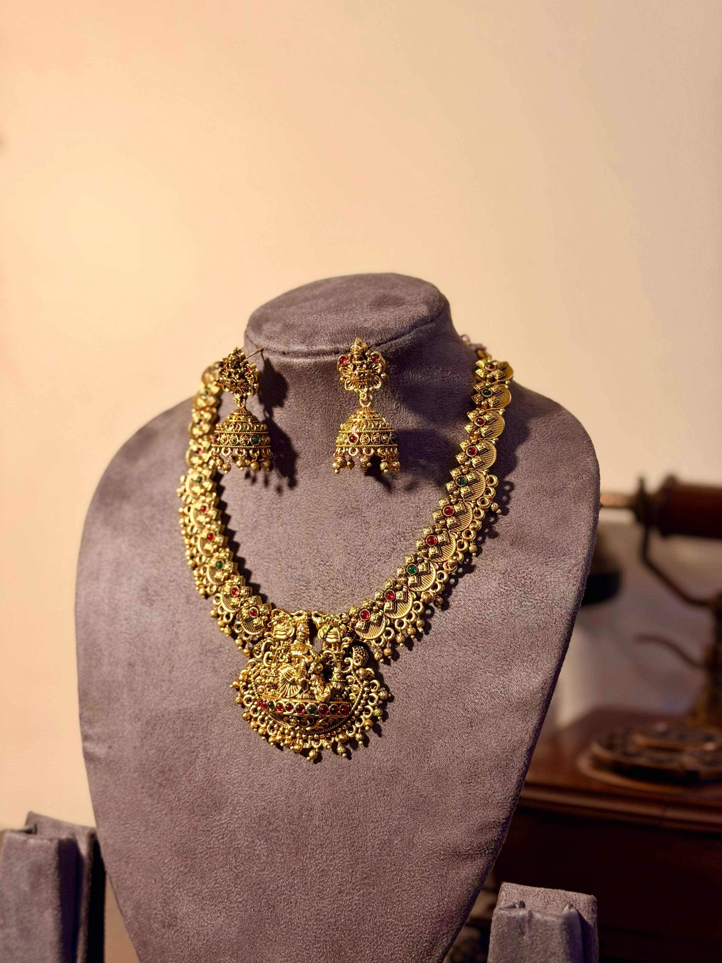 Thanjavur Lakshmi Necklace Set
